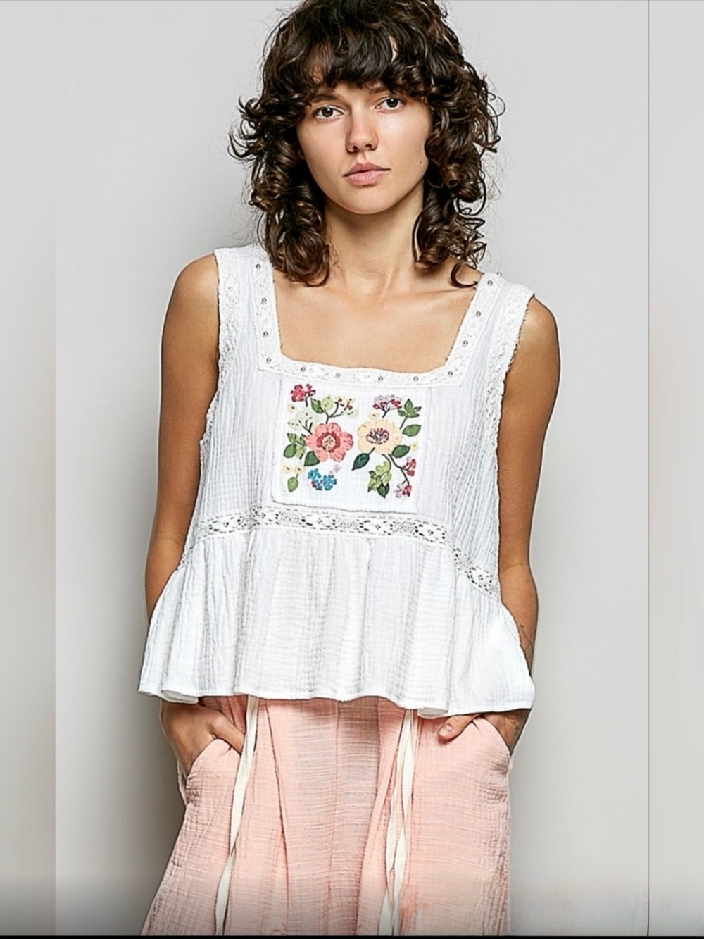 New: POL White Floral Embroidered Pearl Lace Detail Ruffle Hem Tank Top• Large